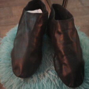Leo's Dancewear split sole jazz shoes leather w/elastic 9.5 fits 8-8.5 pre-owned